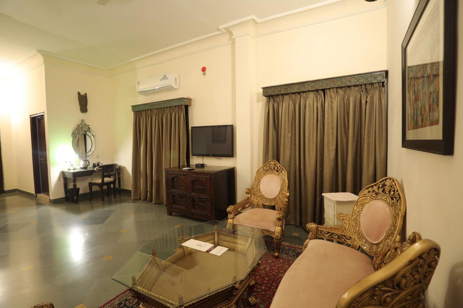 The Royal Retreat Resort & Spa Udajpur Zewnętrze zdjęcie