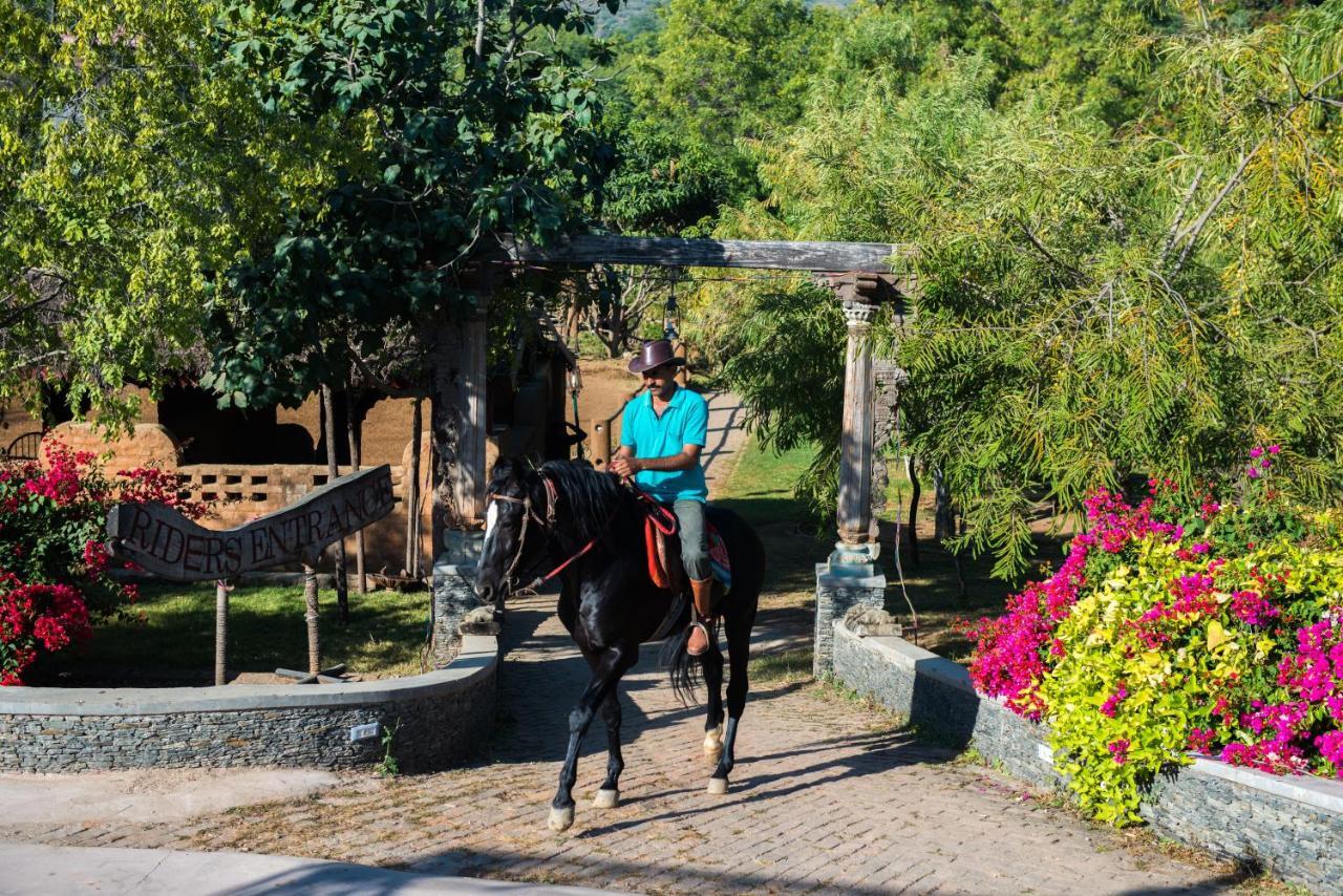 The Royal Retreat Resort & Spa Udajpur Zewnętrze zdjęcie